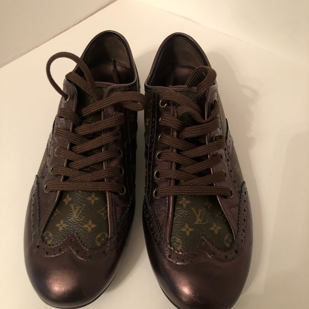Louis Vuitton classic sneakers